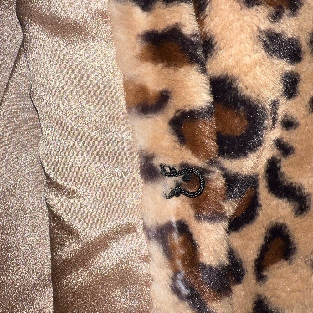 Cheetah Fur Vest - Picture 4 of 6